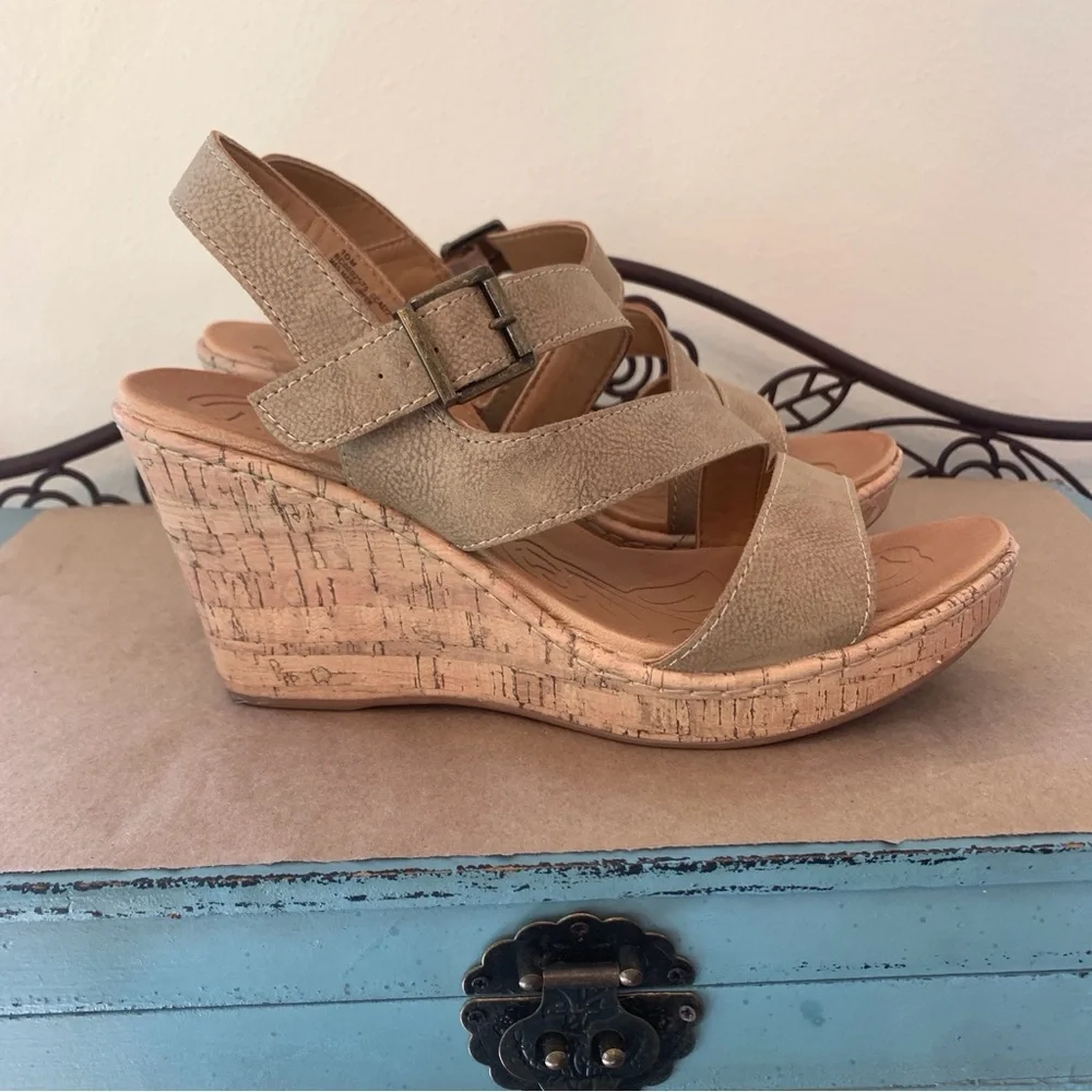 BOC Born Beige Cork Wedge Slingback Sandals Comfort Strappy Women’s Size 10